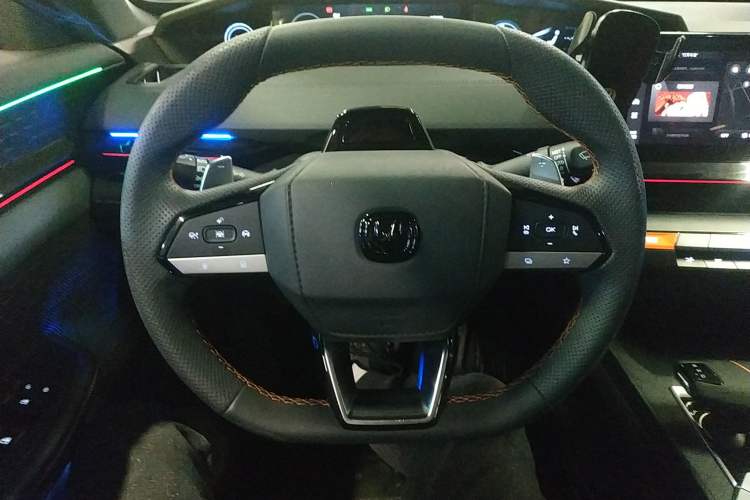Used CHANGAN UNI-V 2024 1.5T Prestige Sport Edition Steering Wheel