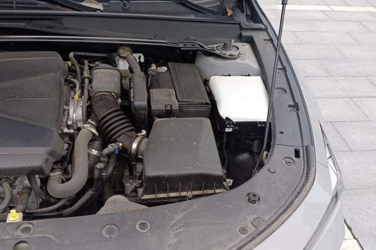 Used CHANGAN UNI-V 2024 1.5T Prestige Sport Edition Engine Bay Left