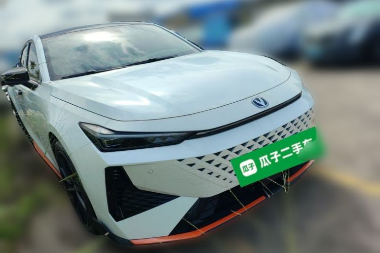 Used CHANGAN UNI-V 2024 1.5T Prestige Sport Edition Front Right 45 Deg
