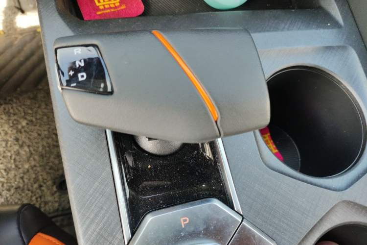 Used CHANGAN UNI-V 2024 1.5T Prestige Sport Edition Gear Lever