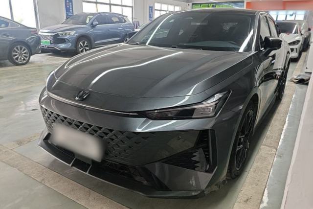 CHANGAN UNI-V 2024 1.5T Prestige Edition с пробегом