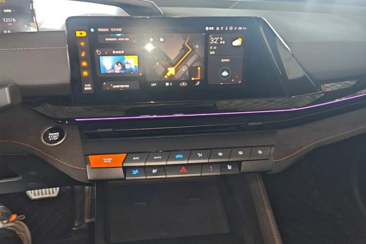 Used CHANGAN UNI-V 2024 1.5T Prestige Sport Edition Audio And AC Panel