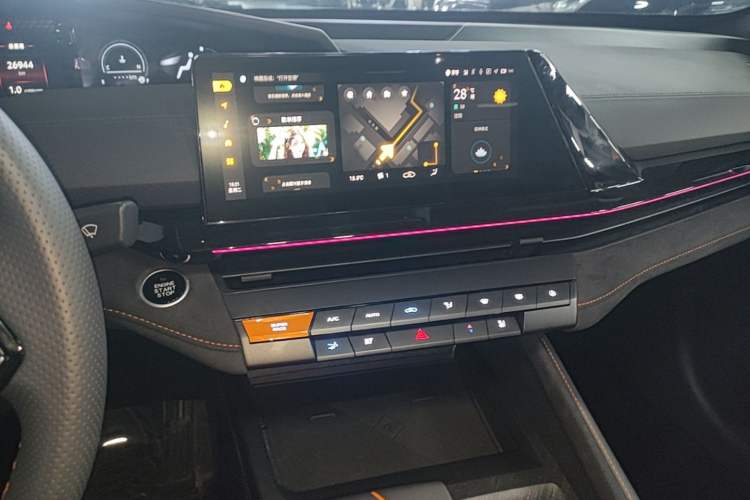 Used CHANGAN UNI-V 2024 1.5T Prestige Sport Edition Audio And AC Panel
