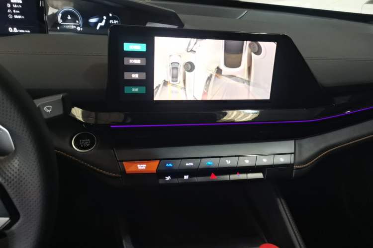 Used CHANGAN UNI-V 2024 1.5T High-Energy Version Audio And AC Panel