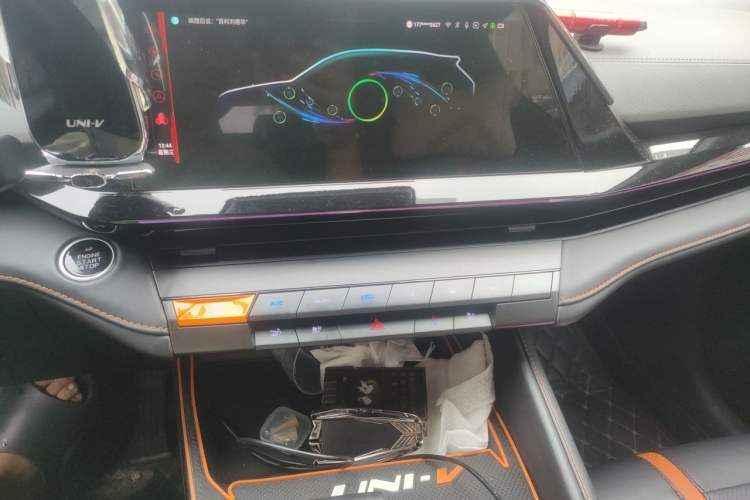 Used CHANGAN UNI-V 2024 1.5T Prestige Edition Audio And AC Panel