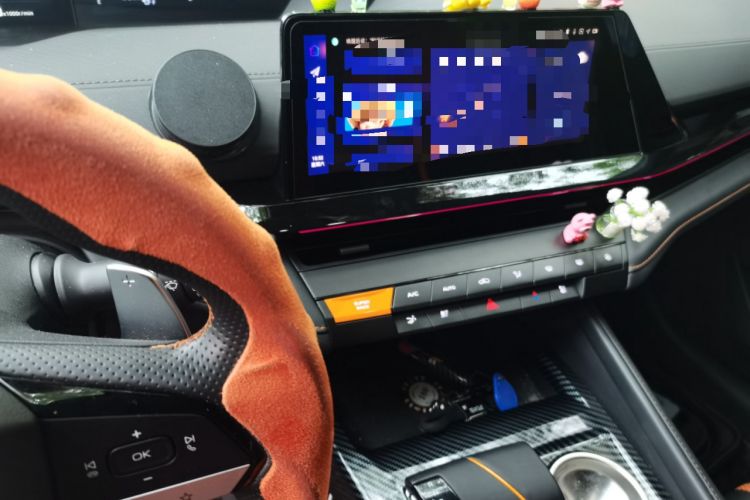Used CHANGAN UNI-V 2024 1.5T Prestige Edition Audio And AC Panel