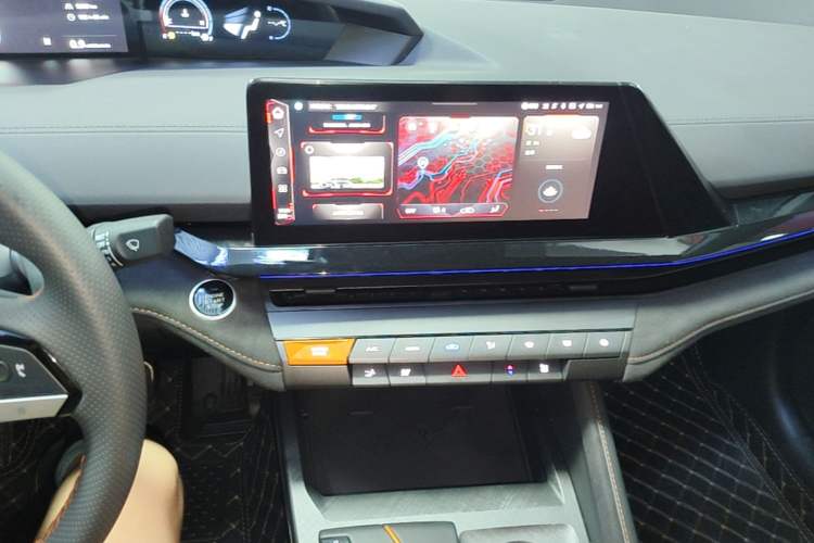 Used CHANGAN UNI-V 2024 1.5T Prestige Sport Edition Audio And AC Panel