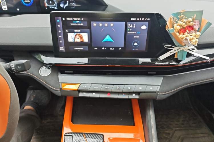 Used CHANGAN UNI-V 2024 1.5T Prestige Sport Edition Audio And AC Panel