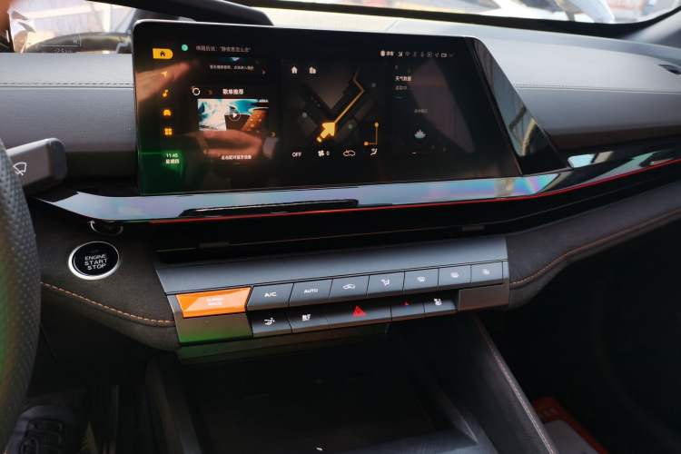 Used CHANGAN UNI-V 2024 1.5T Prestige Sport Edition Audio And AC Panel