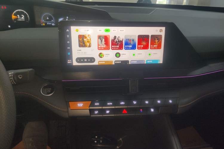 Used CHANGAN UNI-V 2024 1.5T Prestige Edition Audio And AC Panel