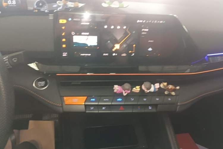 Used CHANGAN UNI-V 2024 1.5T Smart Navigation Version Audio And AC Panel