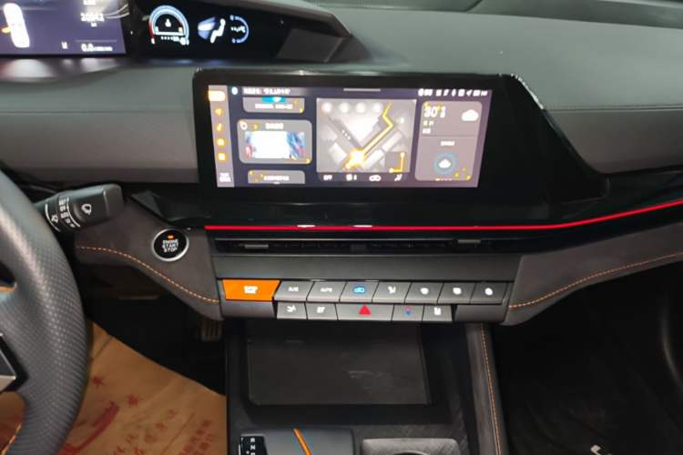 Used CHANGAN UNI-V 2024 1.5T Prestige Sport Edition Audio And AC Panel