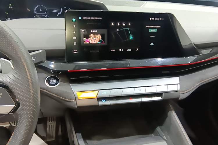 Used CHANGAN UNI-V 2024 1.5T Prestige Sport Edition Audio And AC Panel