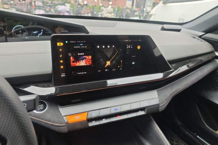 Used CHANGAN UNI-V 2024 1.5T Prestige Sport Edition Audio And AC Panel