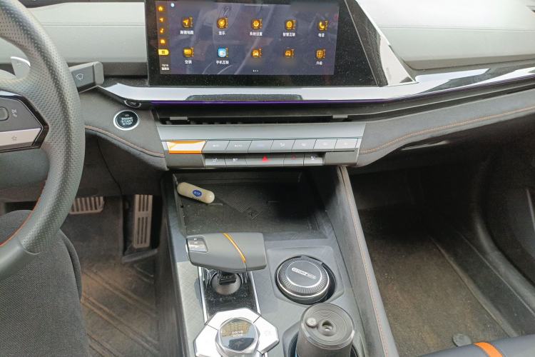 Used CHANGAN UNI-V 2024 1.5T Prestige Sport Edition Audio And AC Panel