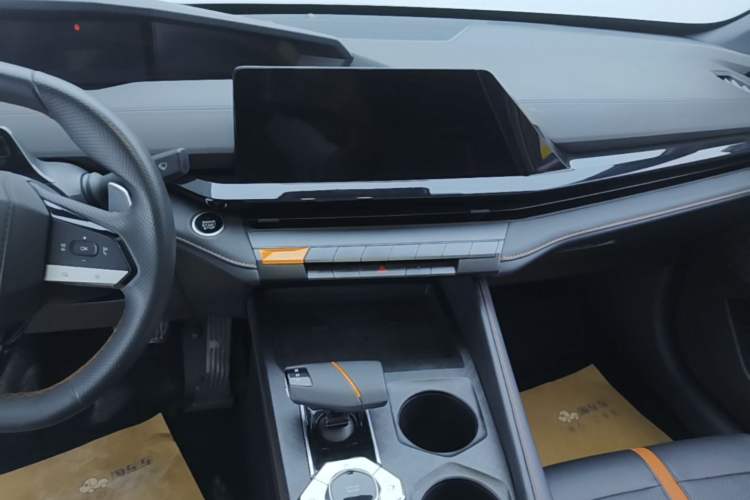 Used CHANGAN UNI-V 2024 1.5T Prestige Edition Audio And AC Panel