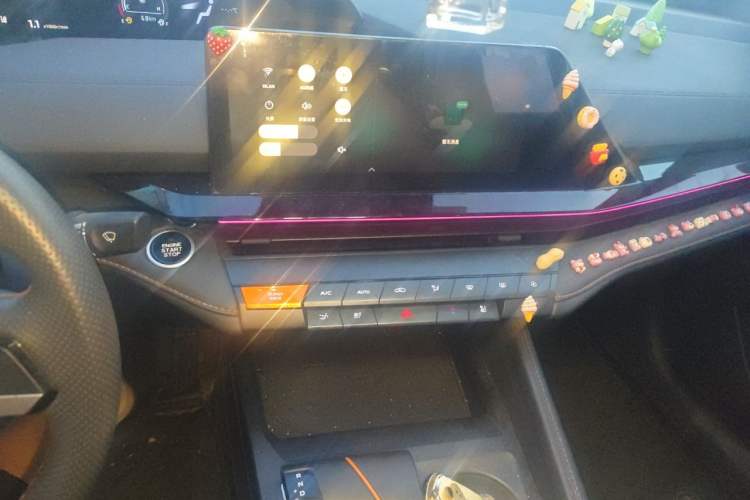 Used CHANGAN UNI-V 2024 1.5T Prestige Edition Audio And AC Panel