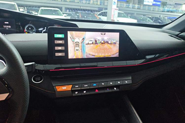 Used CHANGAN UNI-V 2024 1.5T Prestige Sport Edition Audio And AC Panel