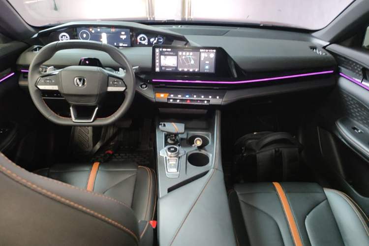 Used CHANGAN UNI-V 2024 1.5T Prestige Edition Center Console