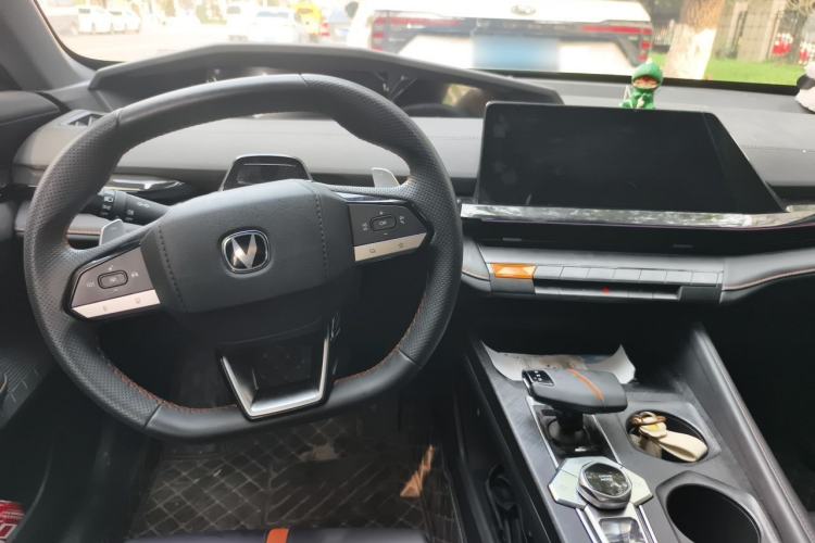 Used CHANGAN UNI-V 2024 1.5T Prestige Edition Center Console