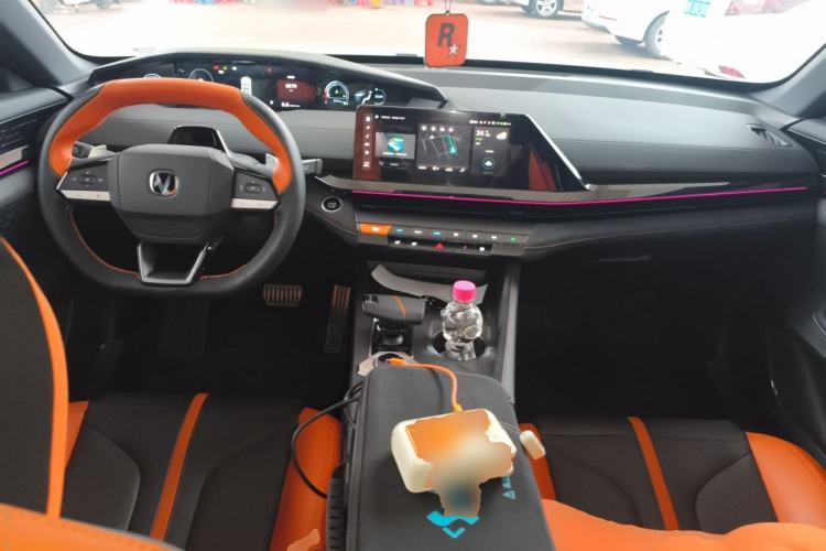 Used CHANGAN UNI-V 2024 1.5T Prestige Sport Edition Center Console