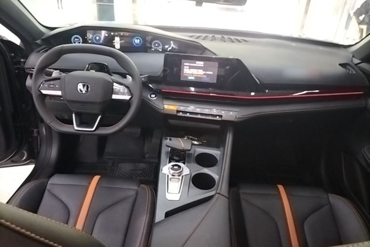 Used CHANGAN UNI-V 2024 1.5T Prestige Edition Center Console