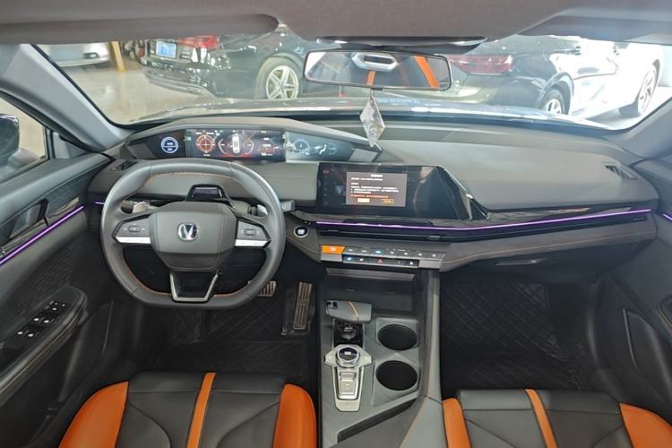 Used CHANGAN UNI-V 2024 1.5T Prestige Sport Edition Center Console