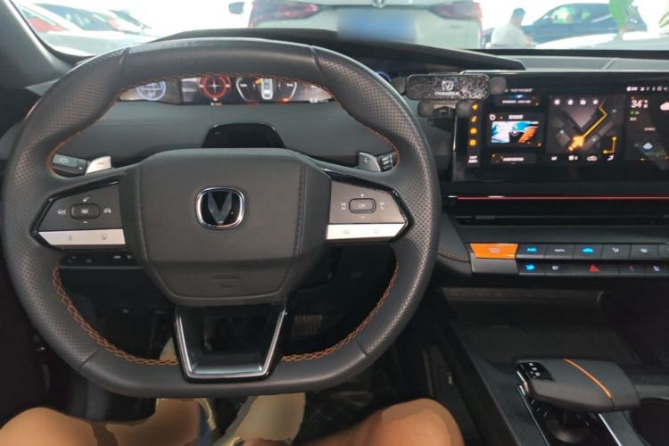 Used CHANGAN UNI-V 2024 1.5T Prestige Edition Center Console
