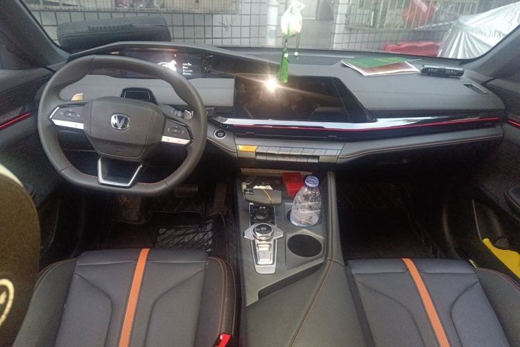 Used CHANGAN UNI-V 2024 1.5T Prestige Edition Center Console