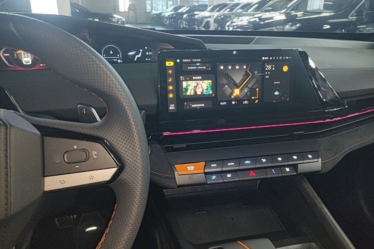 Used CHANGAN UNI-V 2024 1.5T Prestige Sport Edition Center Console