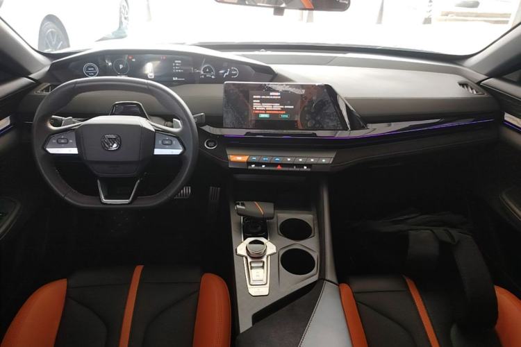 Used CHANGAN UNI-V 2024 1.5T Prestige Sport Edition Center Console