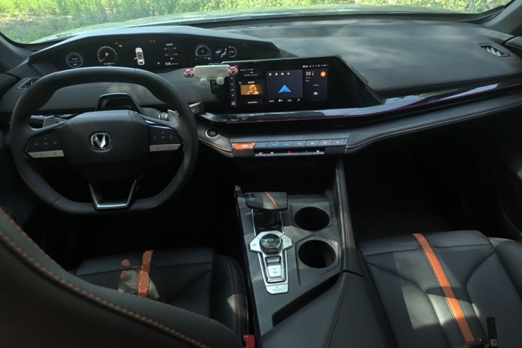 Used CHANGAN UNI-V 2024 1.5T Prestige Edition Center Console