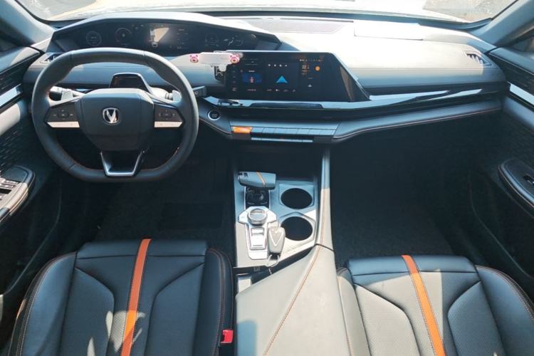 Used CHANGAN UNI-V 2024 1.5T Prestige Edition Center Console
