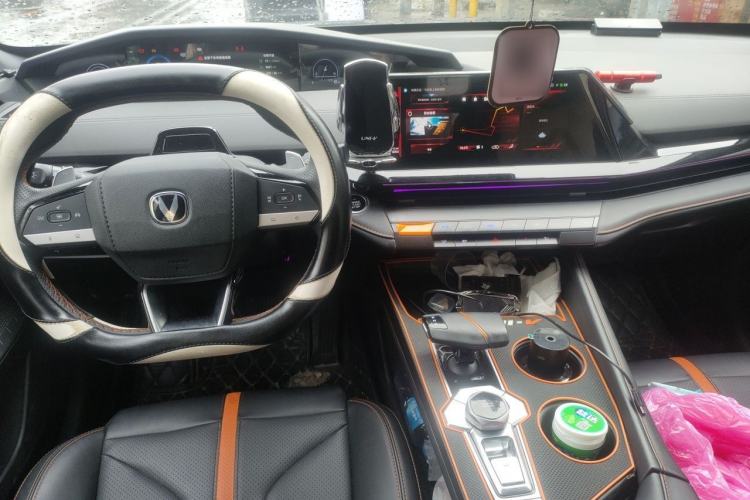 Used CHANGAN UNI-V 2024 1.5T Prestige Edition Center Console