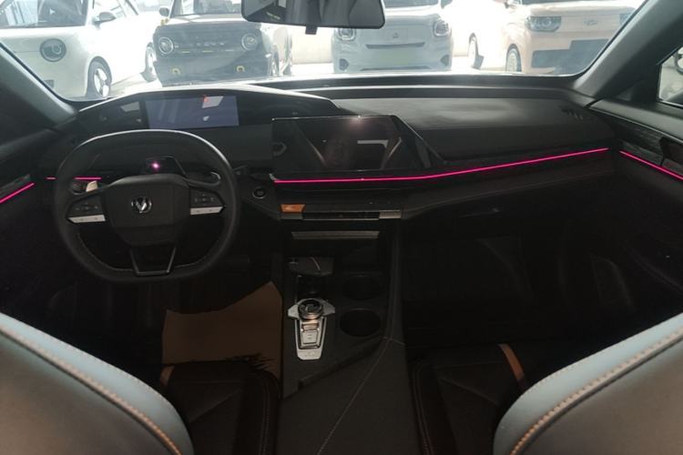 Used CHANGAN UNI-V 2024 1.5T Prestige Edition Center Console