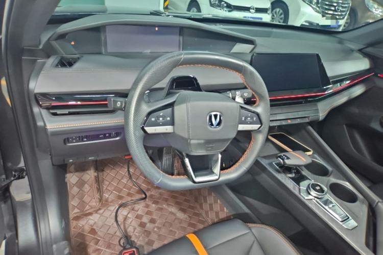 Used CHANGAN UNI-V 2024 1.5T Prestige Edition Center Console