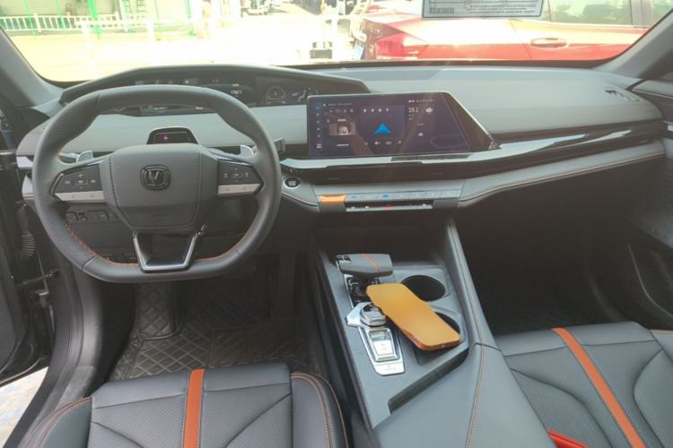 Used CHANGAN UNI-V 2024 1.5T Prestige Edition Center Console