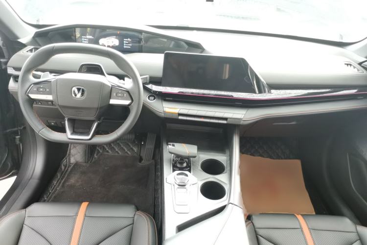 Used CHANGAN UNI-V 2024 1.5T Prestige Edition Center Console