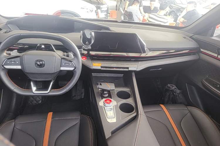 Used CHANGAN UNI-V 2024 1.5T Prestige Edition Center Console