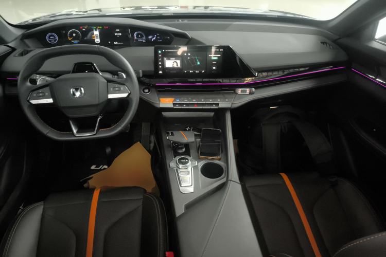 Used CHANGAN UNI-V 2024 1.5T Prestige Edition Center Console