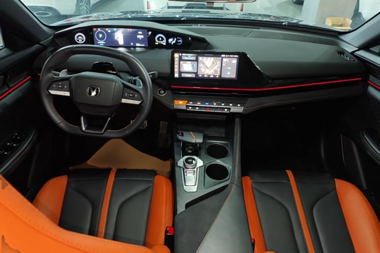 Used CHANGAN UNI-V 2024 1.5T Prestige Sport Edition Center Console