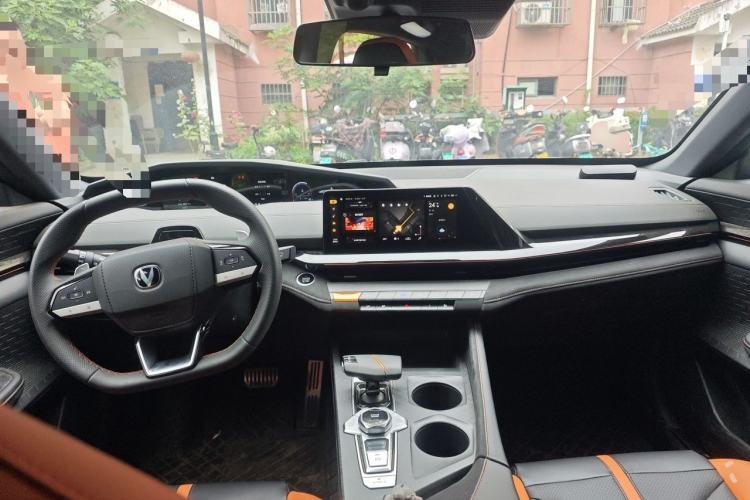 Used CHANGAN UNI-V 2024 1.5T Prestige Sport Edition Center Console