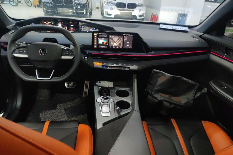 Used CHANGAN UNI-V 2024 1.5T Prestige Sport Edition Center Console