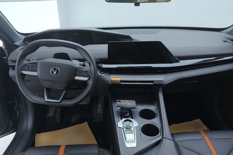 Used CHANGAN UNI-V 2024 1.5T Prestige Edition Center Console