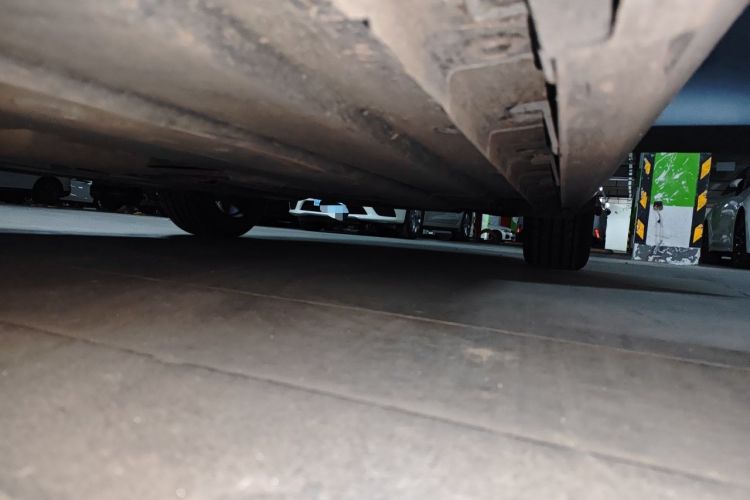 Used CHANGAN UNI-V 2024 1.5T High-Energy Version Chassis Front Left