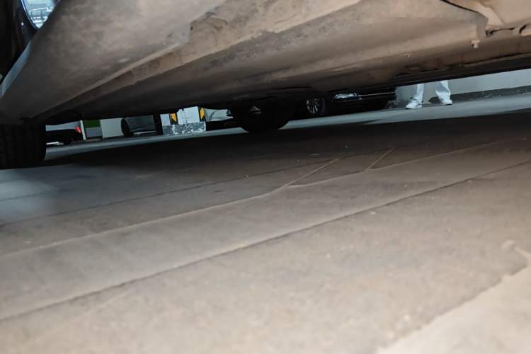 Used CHANGAN UNI-V 2024 1.5T High-Energy Version Chassis Front Right