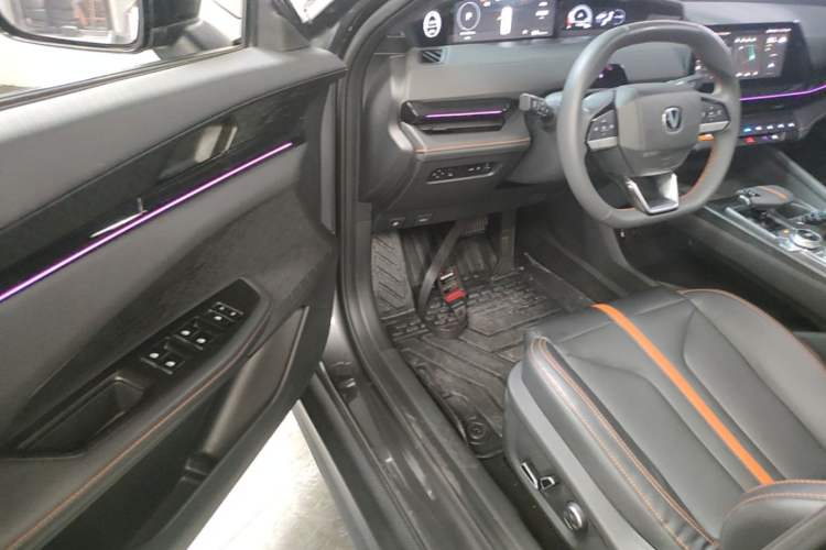 Used CHANGAN UNI-V 2024 1.5T Prestige Edition Driver Seat
