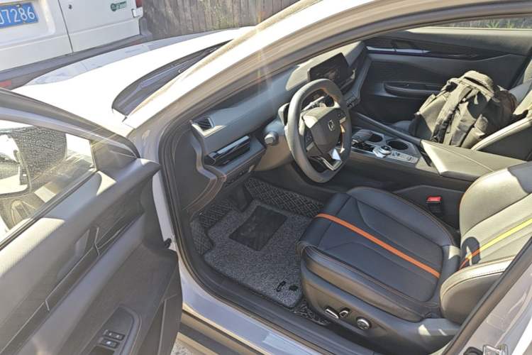 Used CHANGAN UNI-V 2024 1.5T Prestige Edition Driver Seat