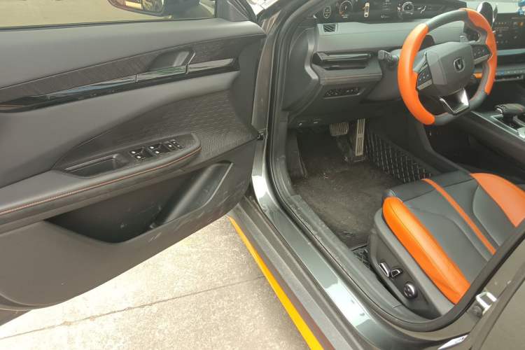 Used CHANGAN UNI-V 2024 1.5T Prestige Sport Edition Driver Seat
