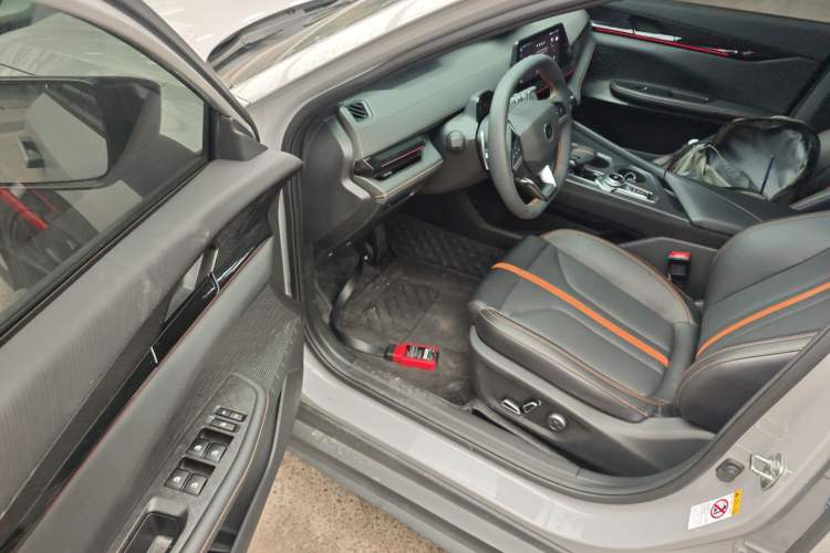 Used CHANGAN UNI-V 2024 1.5T Prestige Edition Driver Seat
